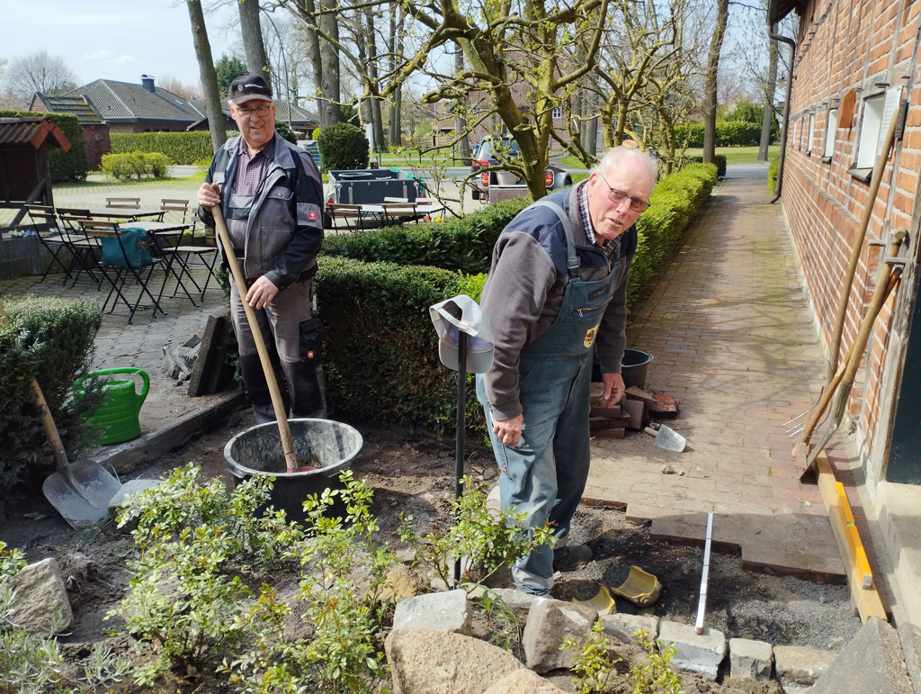 Karl Wördemann und Josef Bals bei der Arbeit